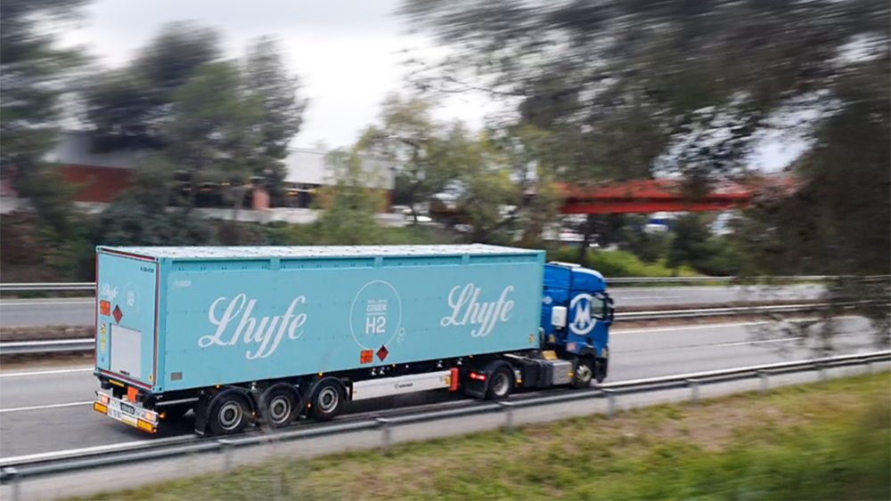 Camion de livraison d'hydrogène vert