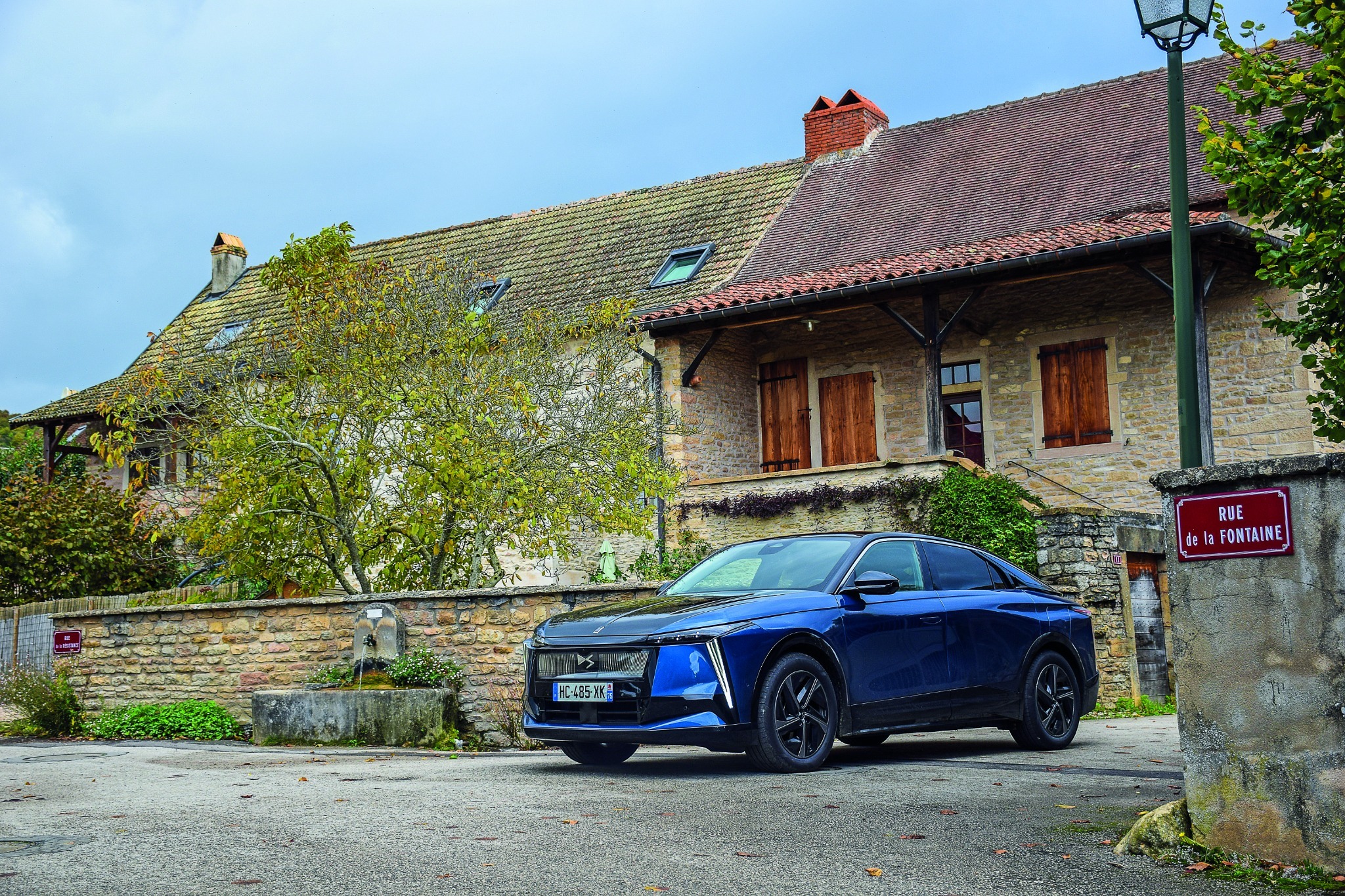 DS Numéro 8 : le pari électrique premium de DS tient-il vraiment ses promesses ?