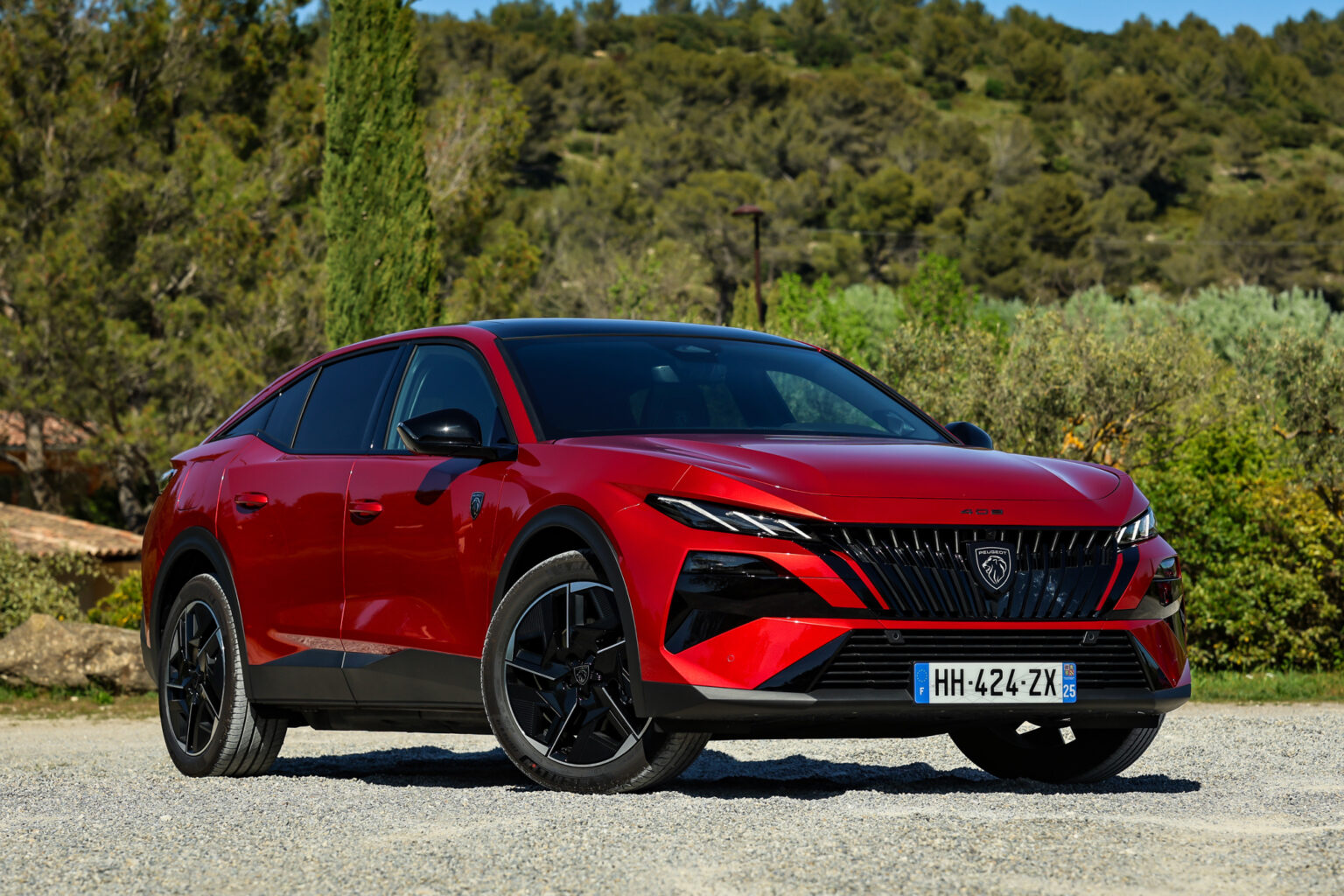 Essai Peugeot e-408