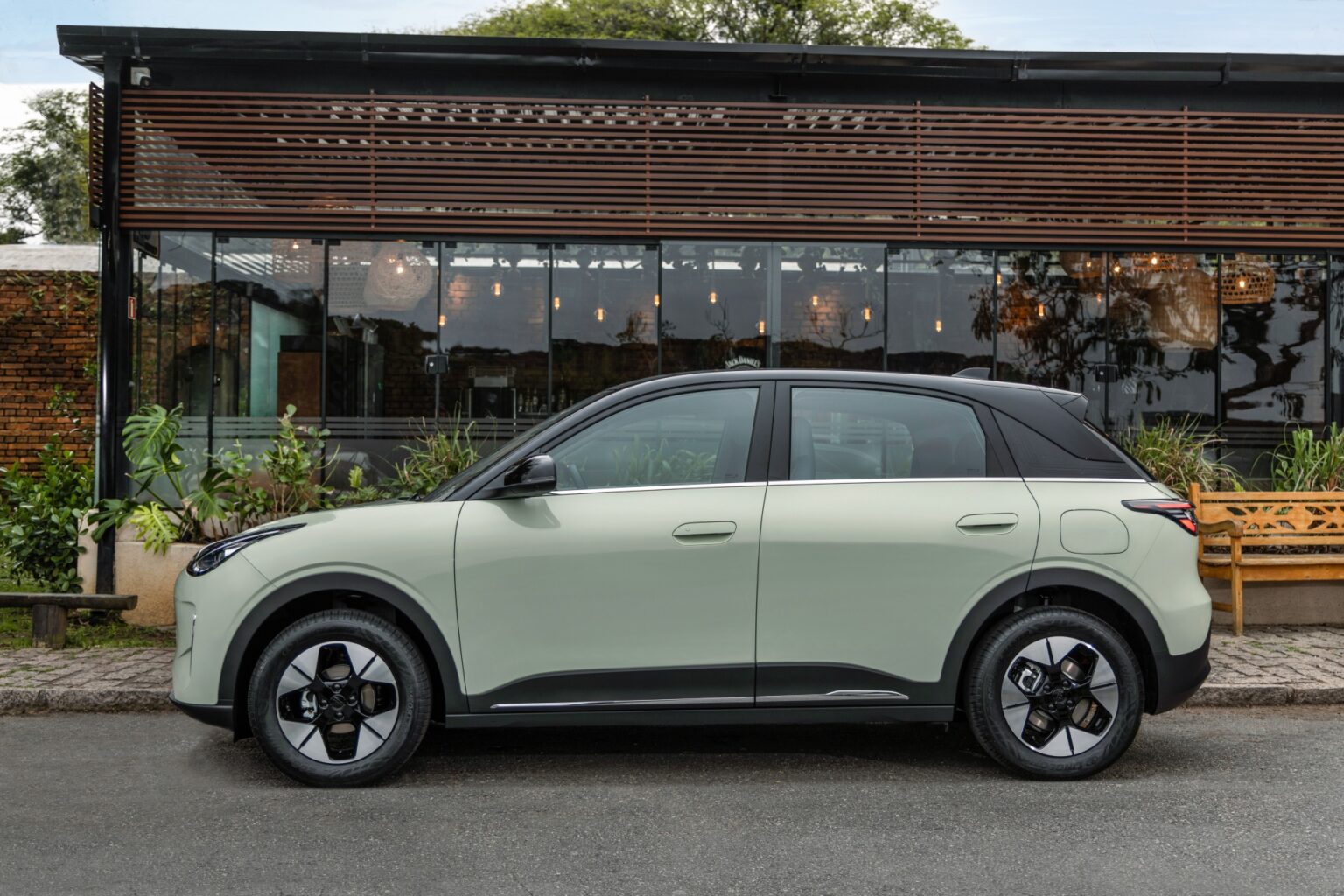 Geely EX2