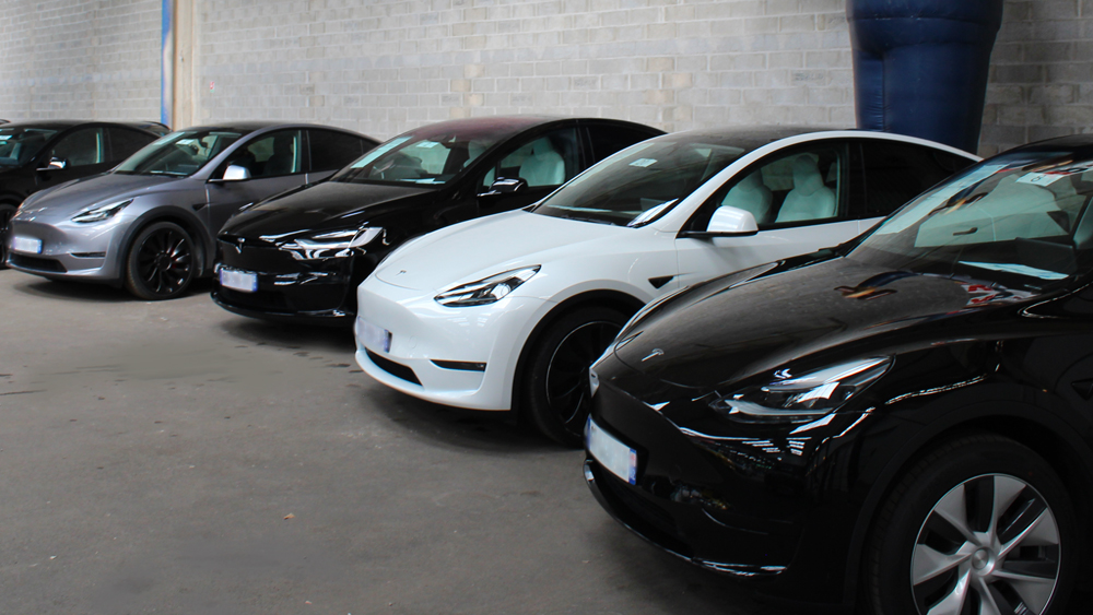 Tesla à vendre aux enchères