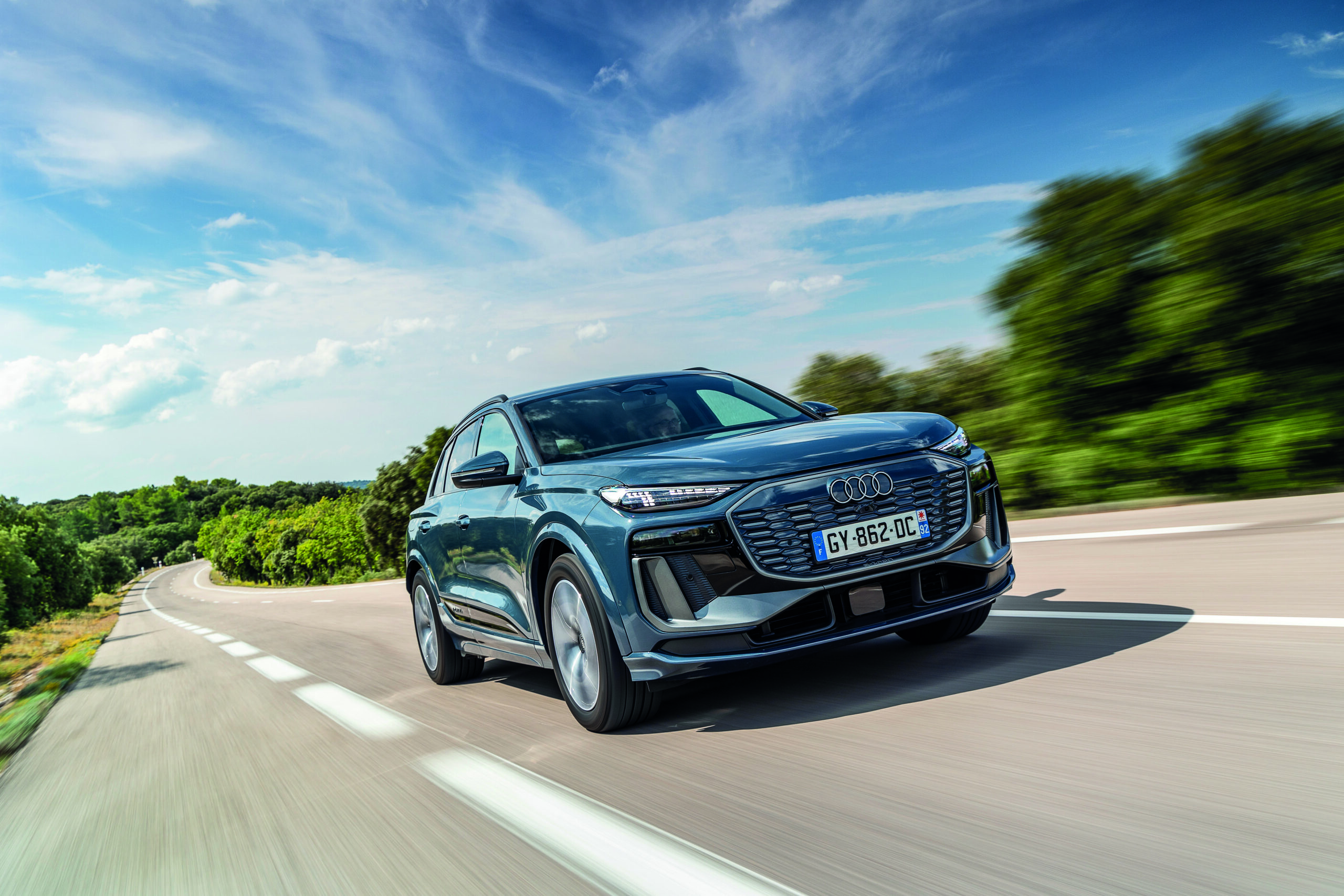Audi Q6 e-tron quattro : architecture 800 V et recharge en 21 minutes