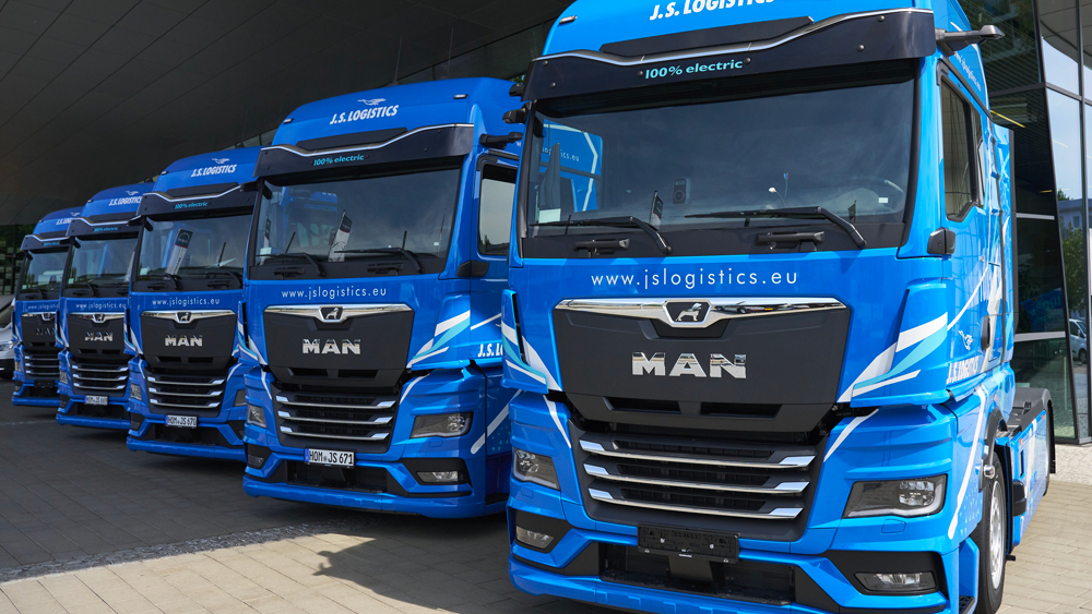 Les 5 camions électrique MAN eTGX de J.S. Logistics