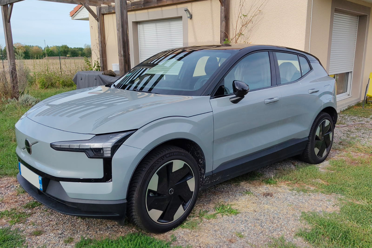 Le crossover électrique Volvo EX30 d'Andrea