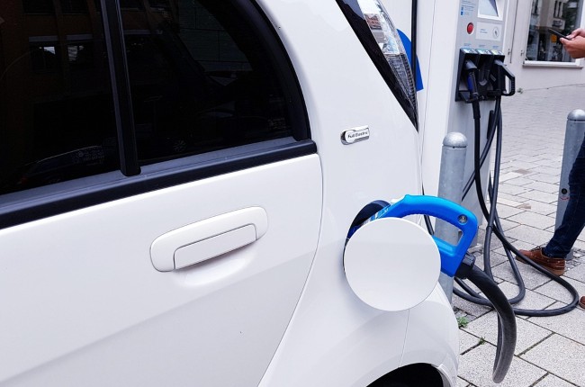voiture électrique recharge